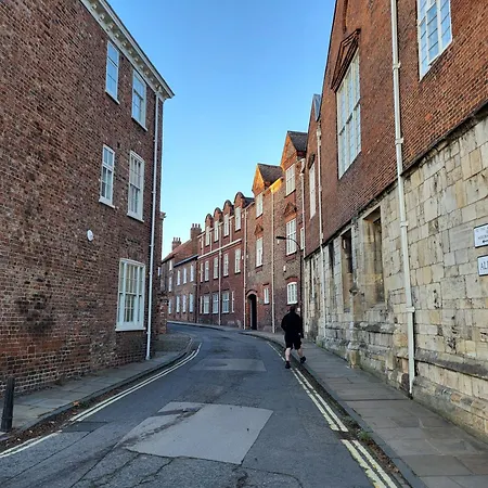 Aldwark Mews Retreat Apartment